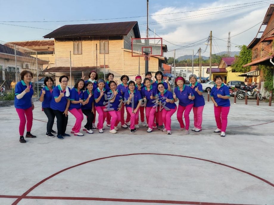 东:(已签发)房屋部拨款19万4630提升加叻巴刹鸡猪肉档,以及篮球场