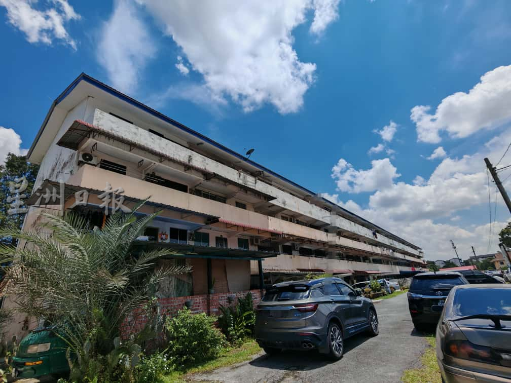 已签发 柔:版头之一:组屋业主积欠逾18万管理费 居民管委会诉首4名业主