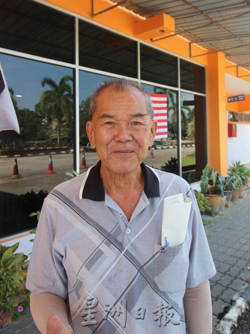 东：（已签发）添加RON95须持有效驾照，前往陆交局民众大增