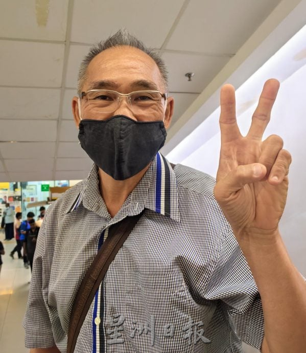 晶片损坏可获免费更换 国民登记局换卡热潮持续