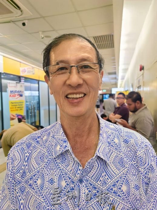 晶片损坏可获免费更换 国民登记局换卡热潮持续