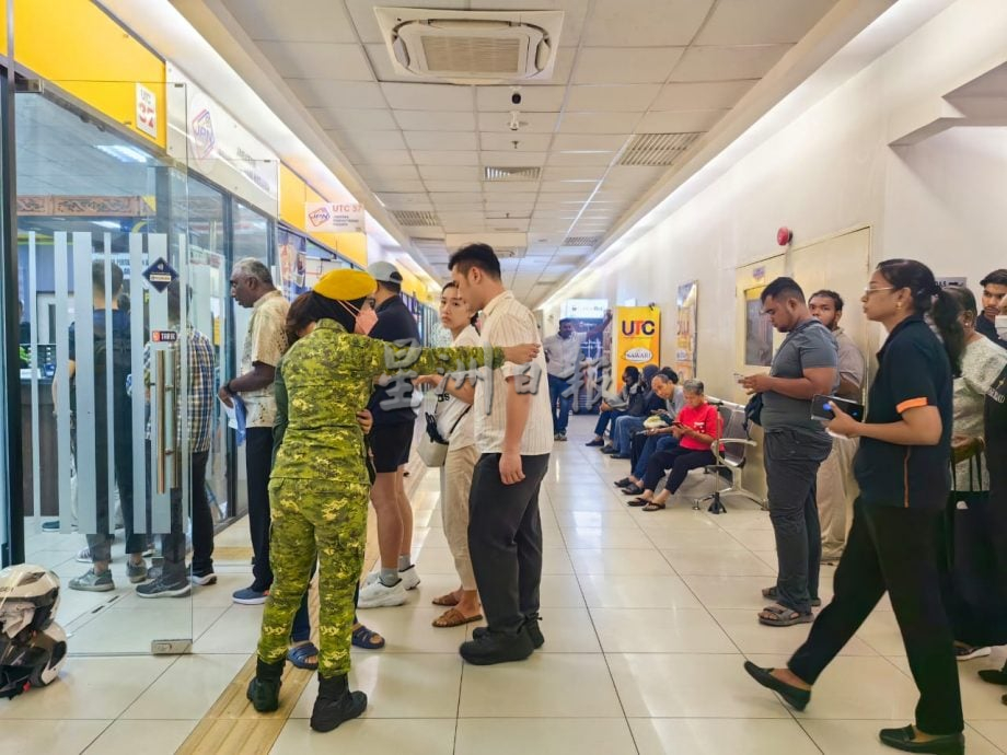 晶片损坏可获免费更换 国民登记局换卡热潮持续