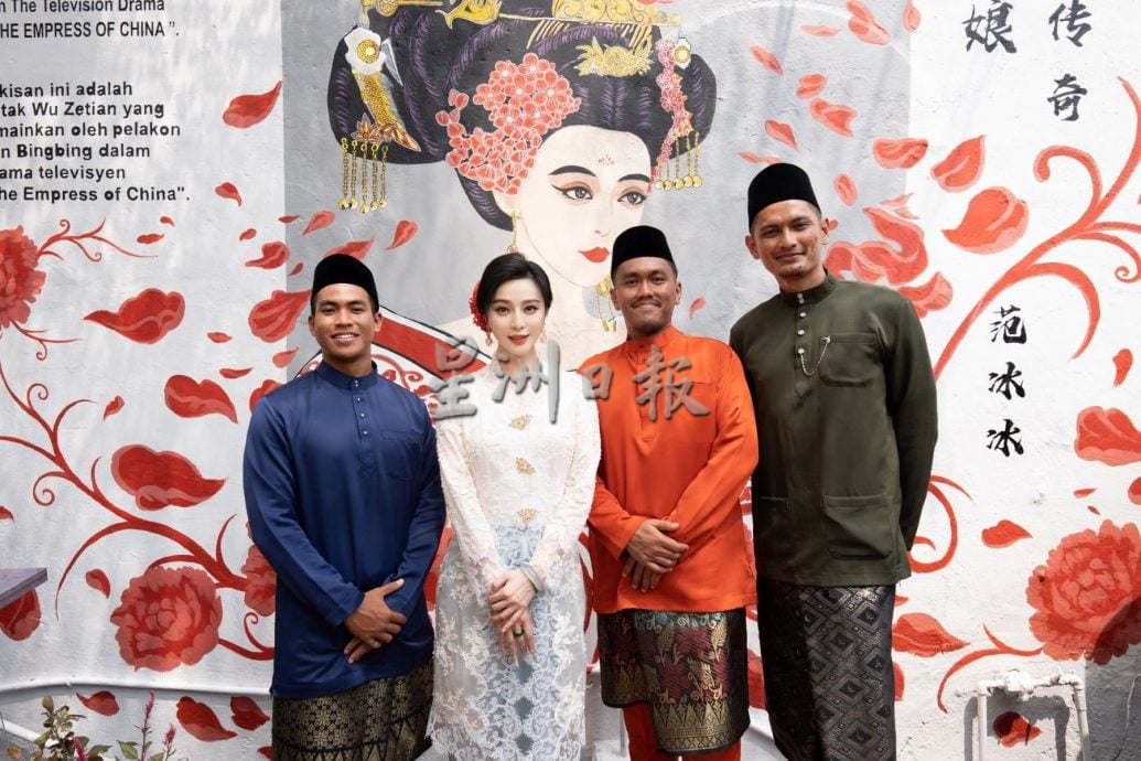 冰冰姐要来了，先和《武媚娘》合影