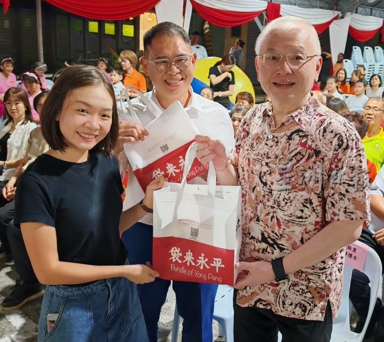 已签发 柔：版头之一：永平中秋园游会亮灯，逾60盏花灯让民众打卡