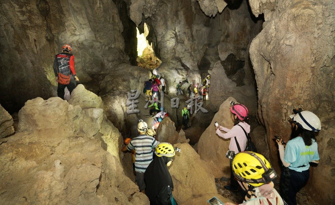 霹：第二版头∕探索近打谷最美洞穴