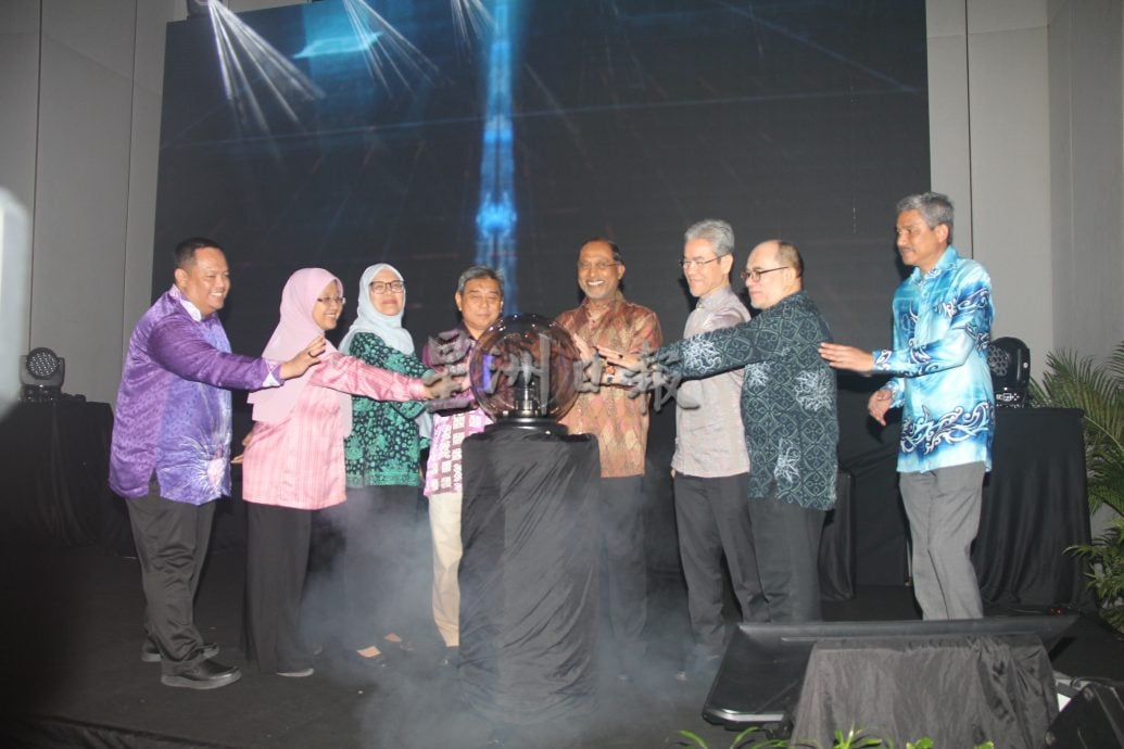 （高教）课程规划不脱节 赞比里：高教部课程规划与国家需求同步 