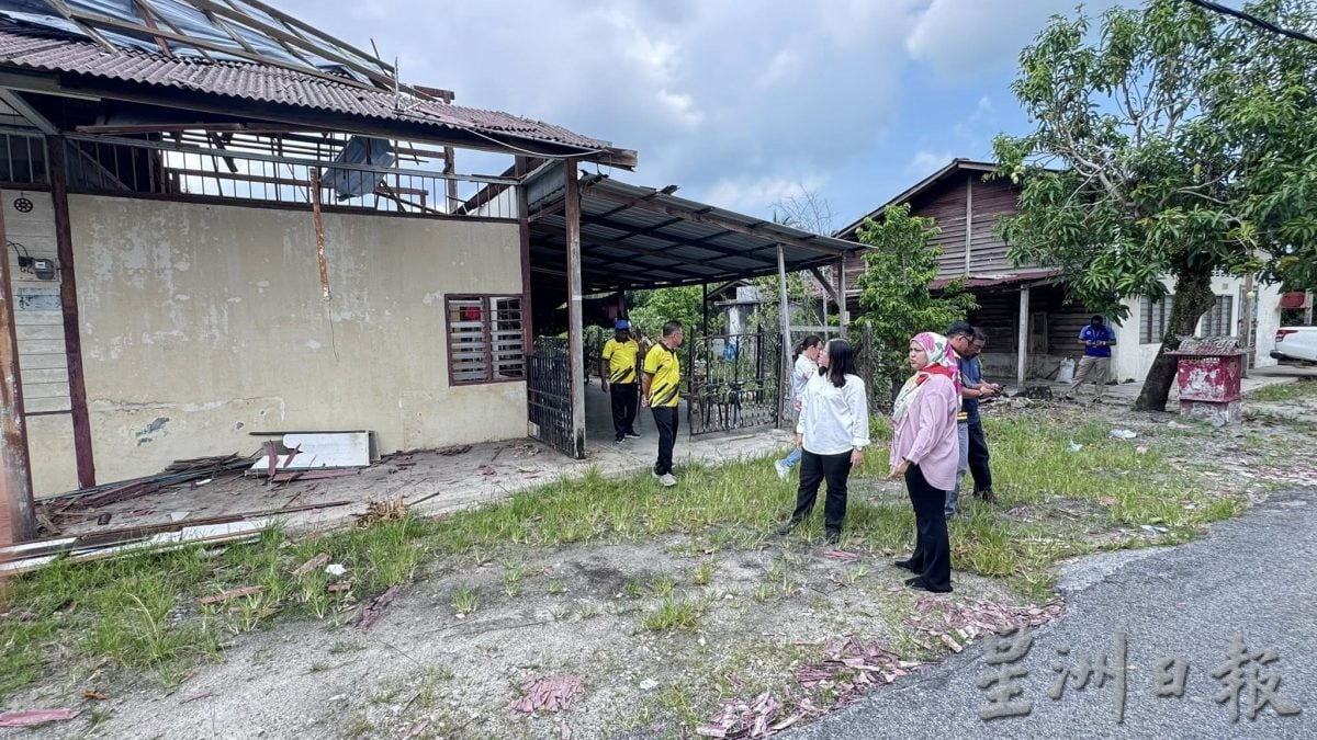 午夜暴风雨掀走61户住宅商店屋顶 相隔9天仅剩一间未修复