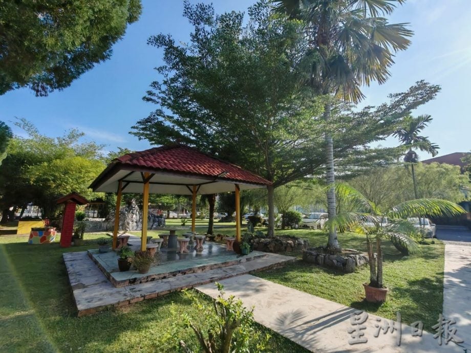 东:(已签发)玻璃口华小打造独特打卡美景校园