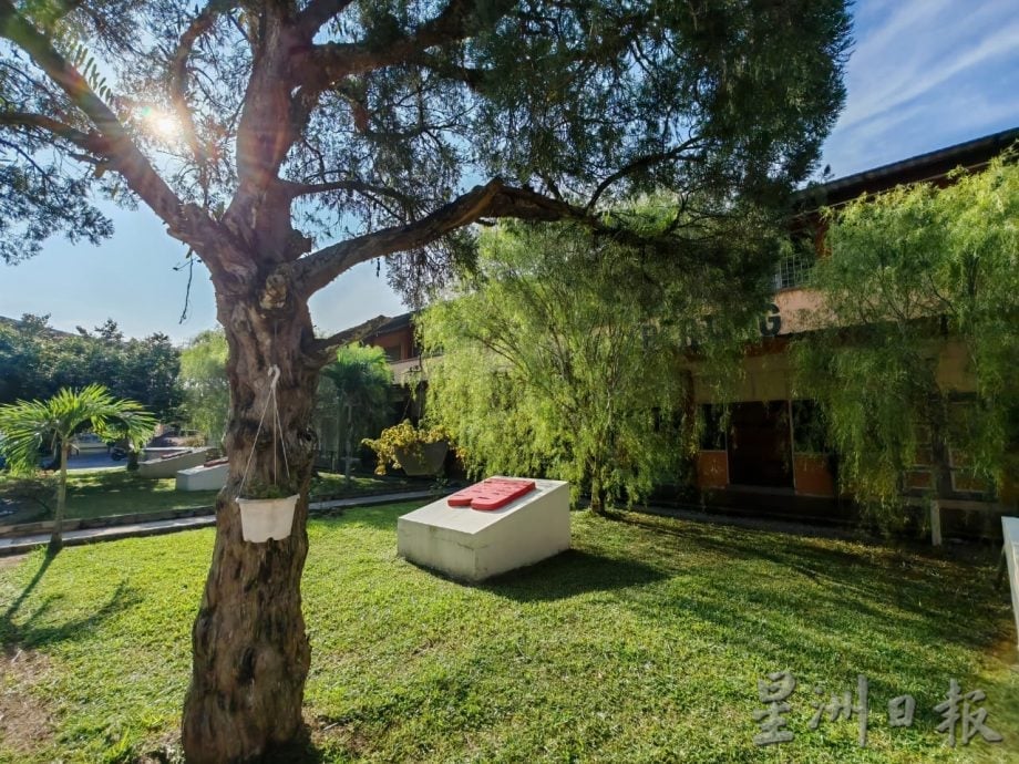 东:(已签发)玻璃口华小打造独特打卡美景校园