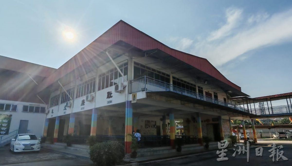 东:(已签发)玻璃口华小打造独特打卡美景校园