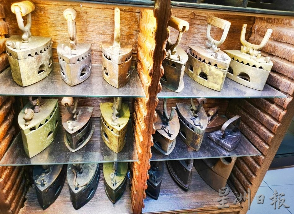 28/9各地方版：星角摄：传统熨斗设计不一 火炭熨斗和铸铁熨斗诉说陈年故事