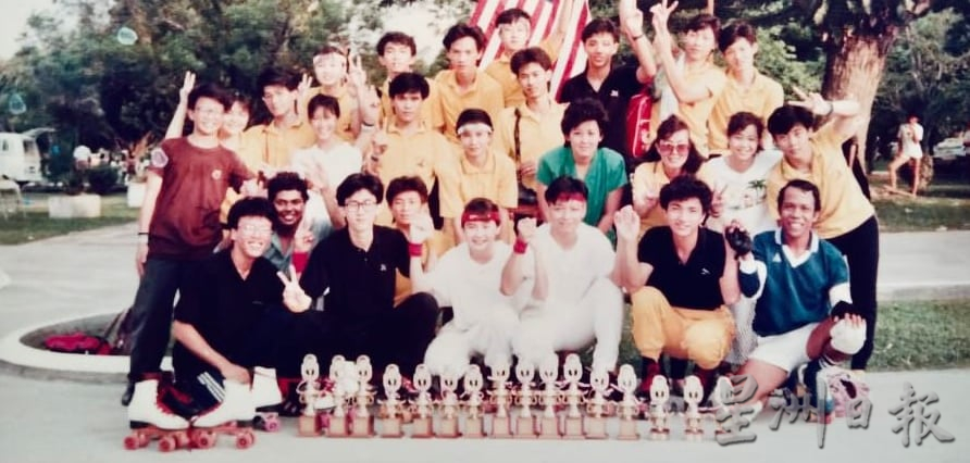 【流金岁月】★9月27日刊登／大霹雳封底主文／／一脚轮滑绝技出神入化 雪屐场培育偶像大明星