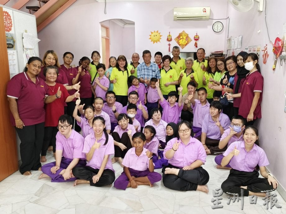 东:百乐县林氏宗亲会响应总会推动的爱心慈善活动 为直凉特殊培训关怀中心学生献上关怀