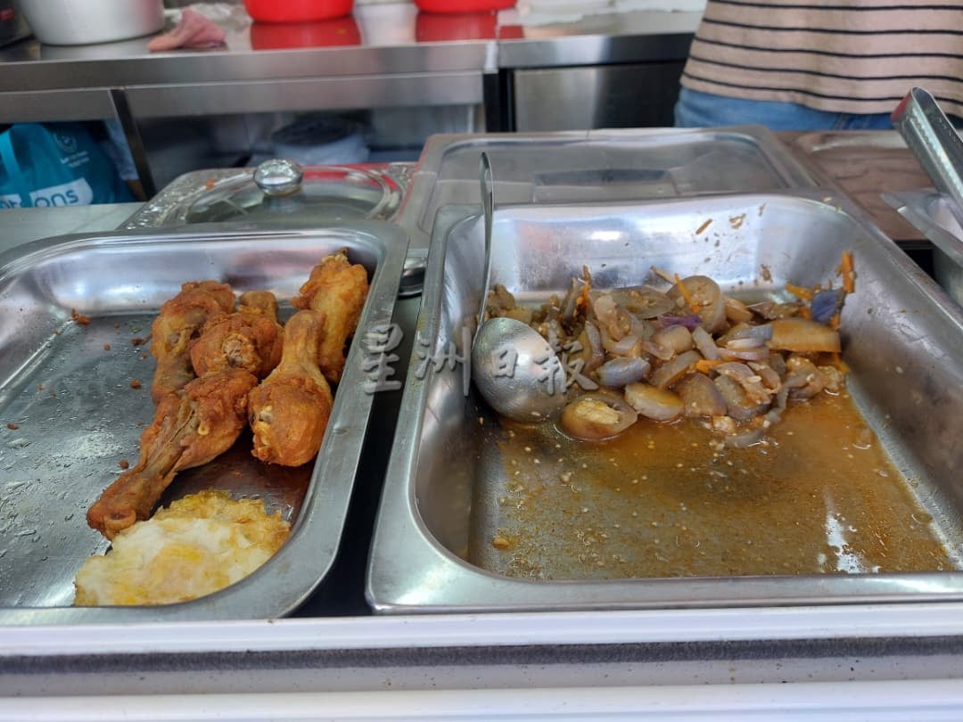 (古城封面主文)爱心餐车减轻外食者的负担