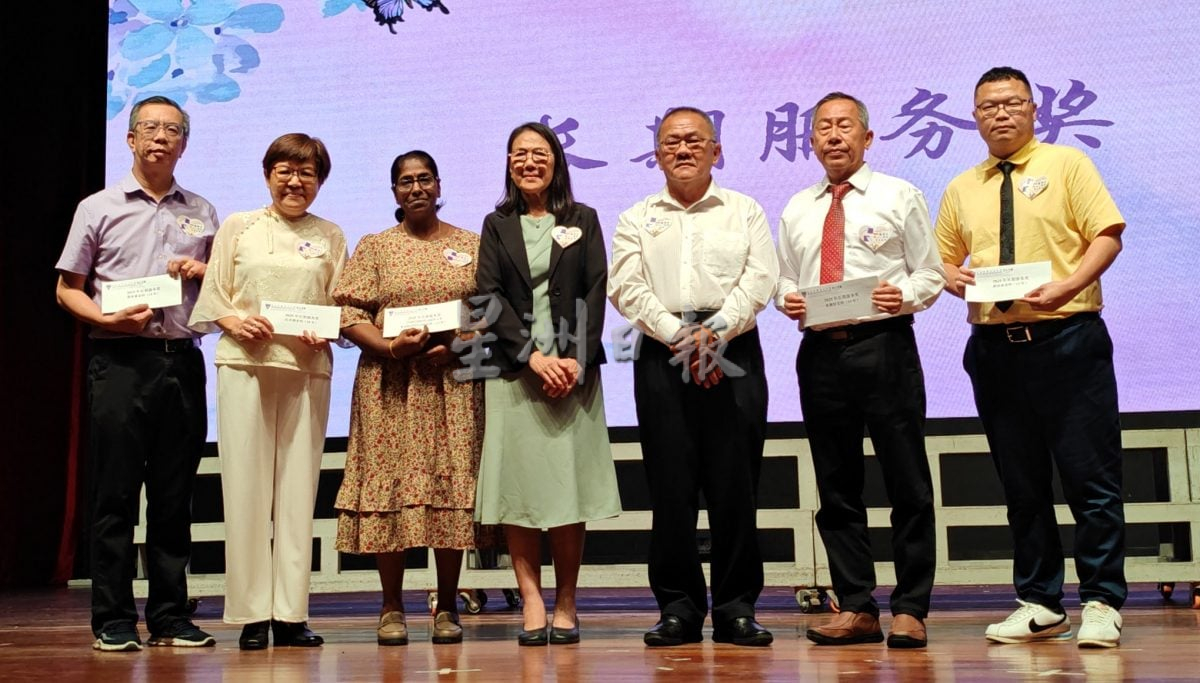 大都会（版4头）：巴生中华独中今日举行教师节感恩庆典