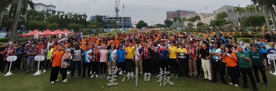 霹各地积极响应大扫除 清洁大马日同心守护社区 