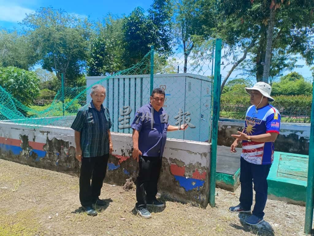 （古城第三版主文）幸福花园废车丢弃路边 霸占公共空间及衍生卫生问题