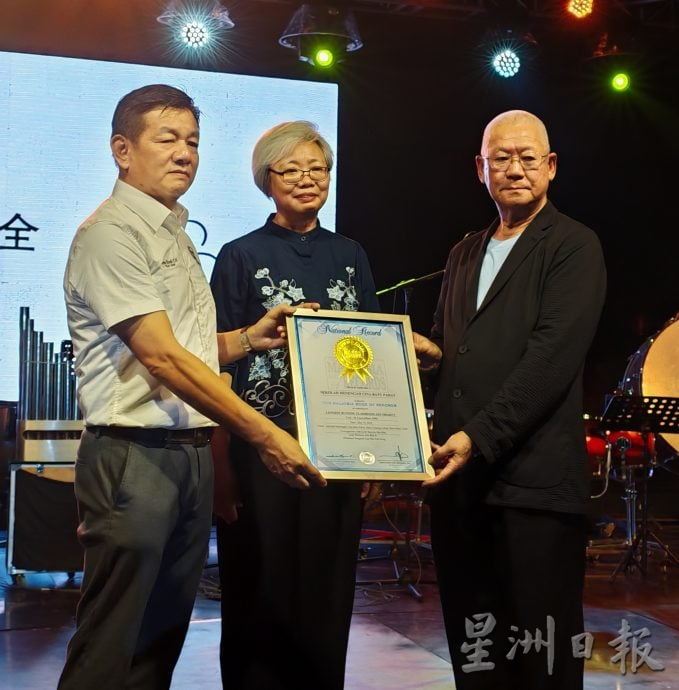 (已签发)柔:**版头**峇华中课室布置活动 列入马来西亚纪录大全