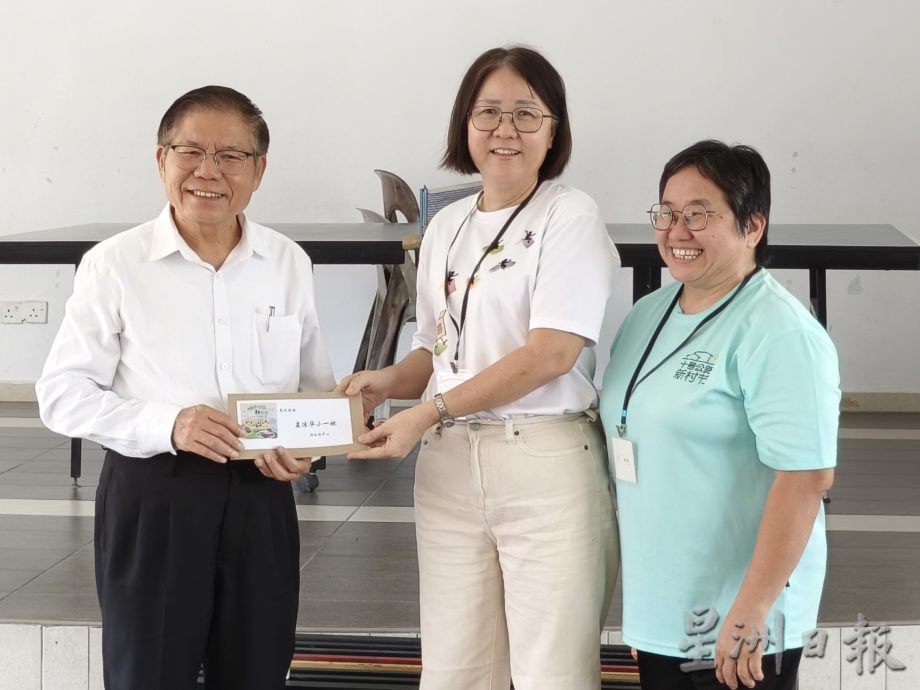 东:阅玩阅开心活动亲子共游戏和听绘本 梁志:绘本开启智慧