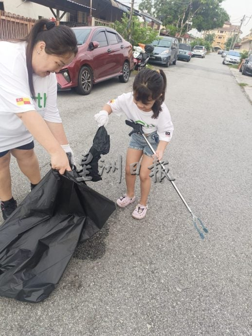 me03主文-大都会/逾200人齐心出击 班达马兰一小时清走562公斤垃圾/5图