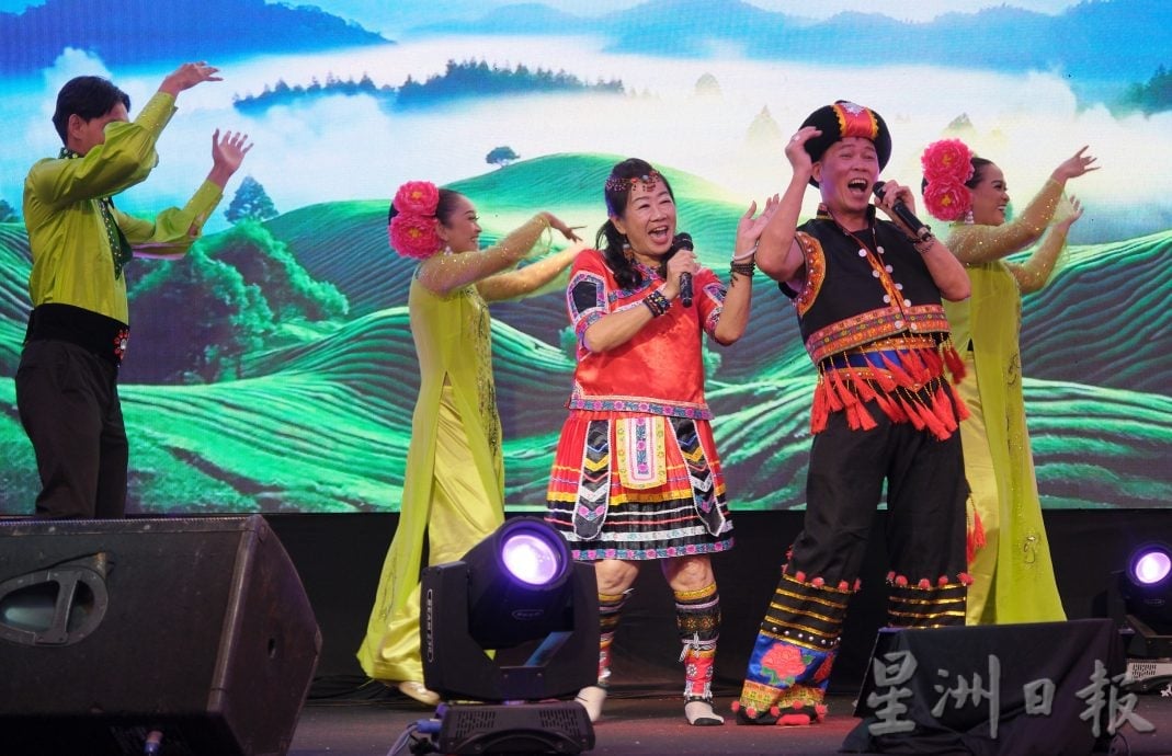 东:(已签发)关丹雅韵歌友会20周年庆