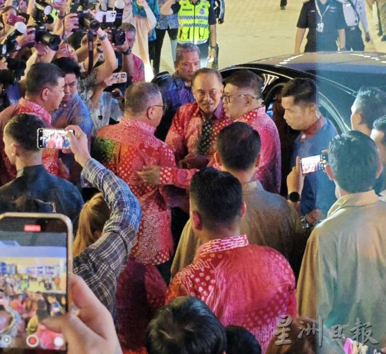 取代 （古城封面主文）2026大马旅游年甲州启航·数万人见证盛会