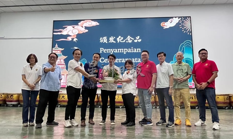 （古城第六版主文）革成小学中秋义卖园游会