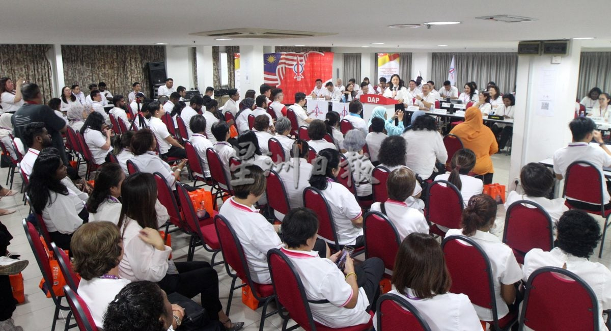 行动党雪州社青团妇女组大会 / 12市议会保留各1席 确保青年与女性参政达30%