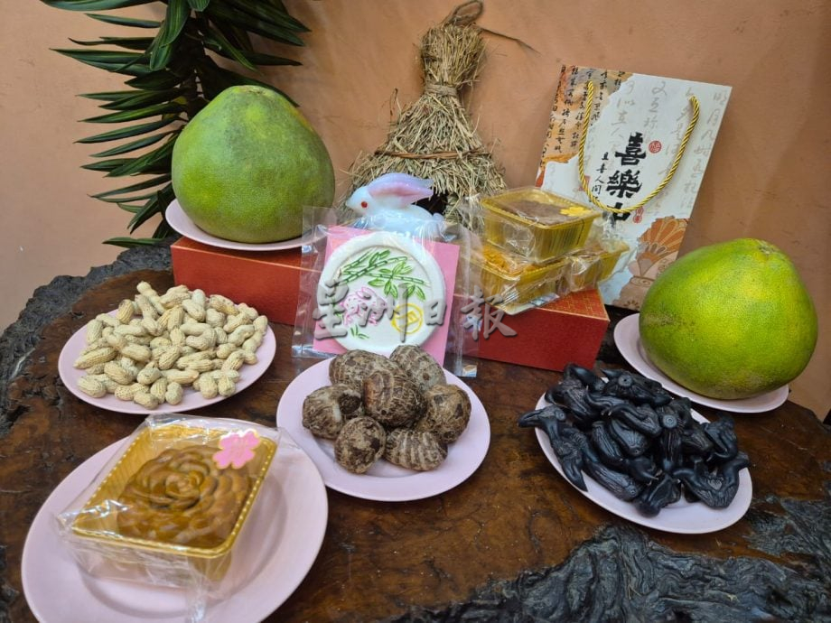 早报头（大都会）巴生客家公会和惠州会馆妇女康乐组联办中秋唱歌比赛