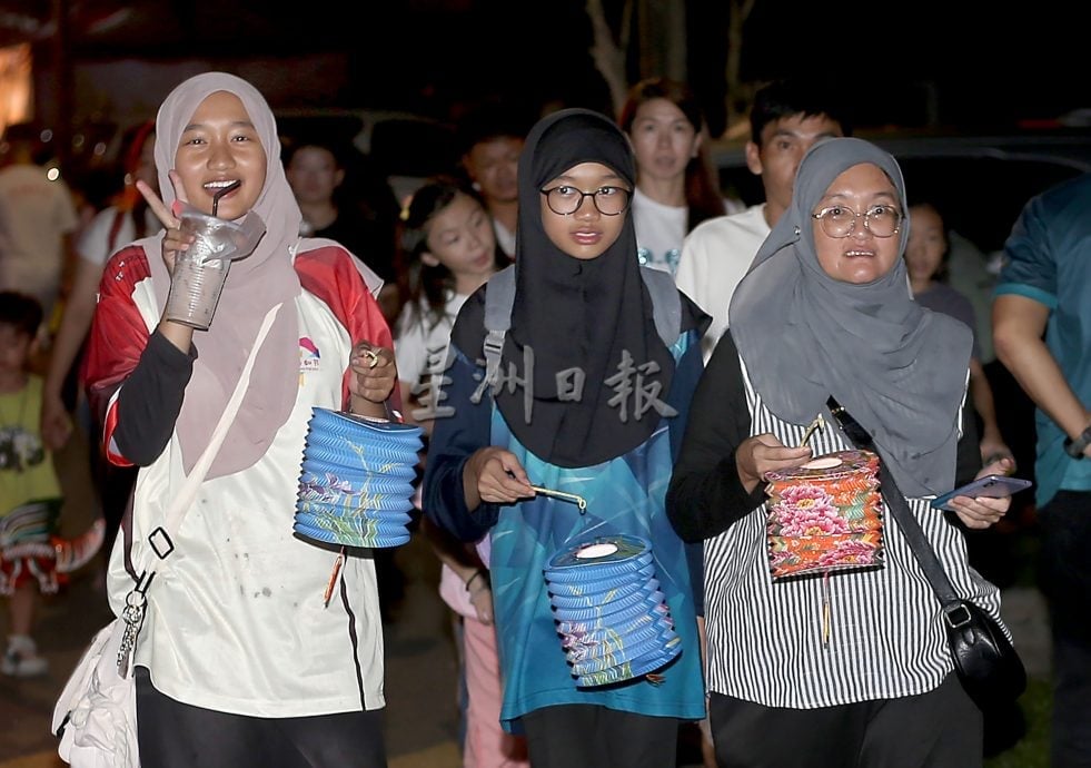 中秋晚会 提灯游行人数破纪录 李存孝:兵如节已成品牌