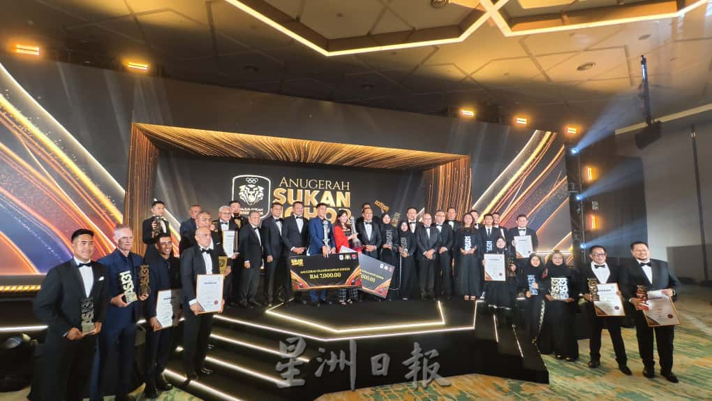 已签发 柔:版头之一:柔体坛颁奖礼首次委任4青年楷模 郑爱欣获颁最佳女运动员