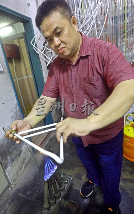 大都会/特职世界:霓虹灯工艺师孔健富