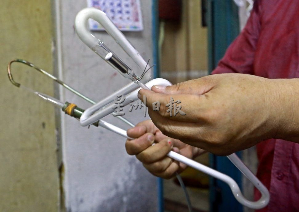 大都会/特职世界:霓虹灯工艺师孔健富