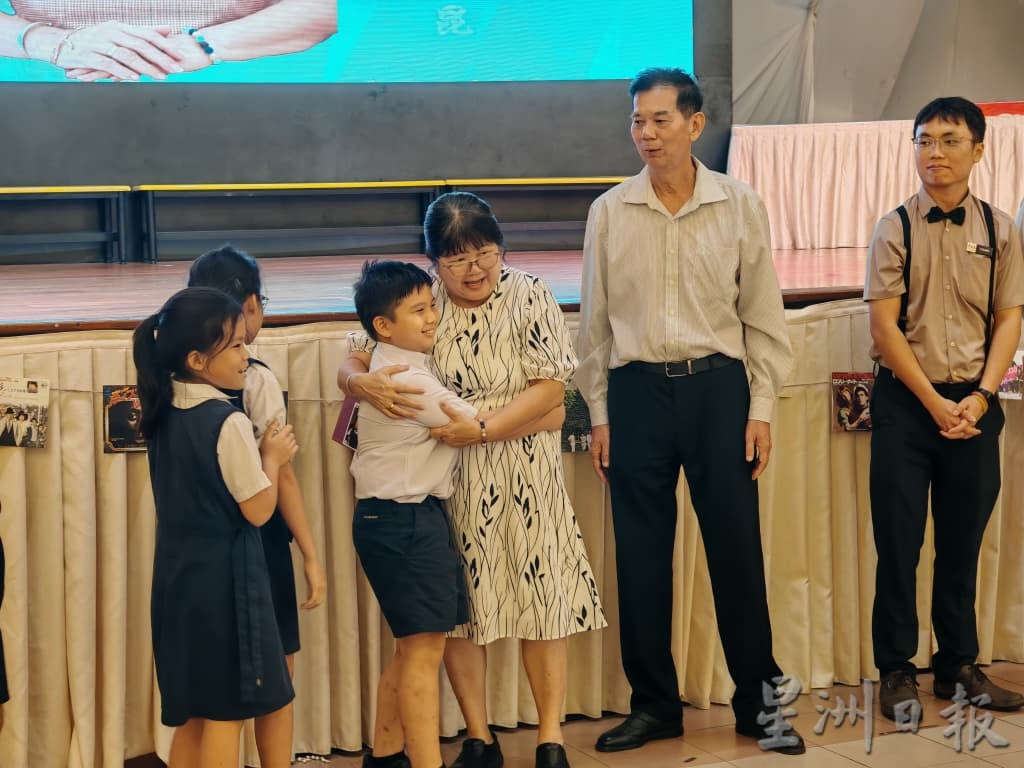 （古城版）苏桂圆校长春风化雨35年迎来荣休日