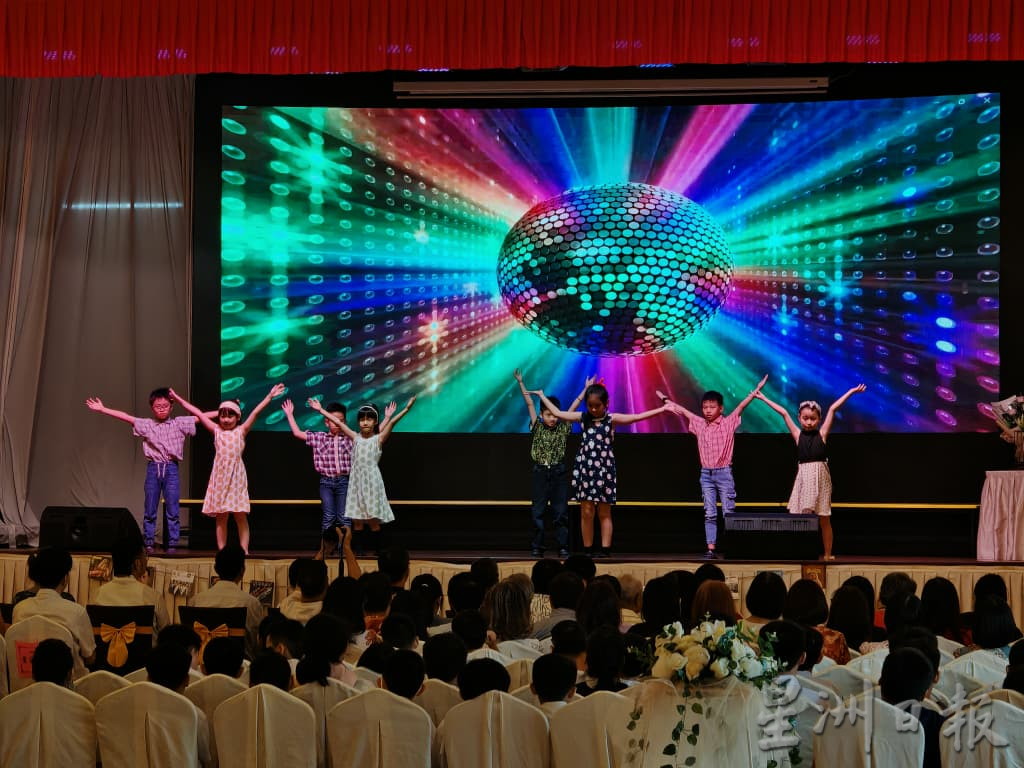 （古城版）苏桂圆校长春风化雨35年迎来荣休日