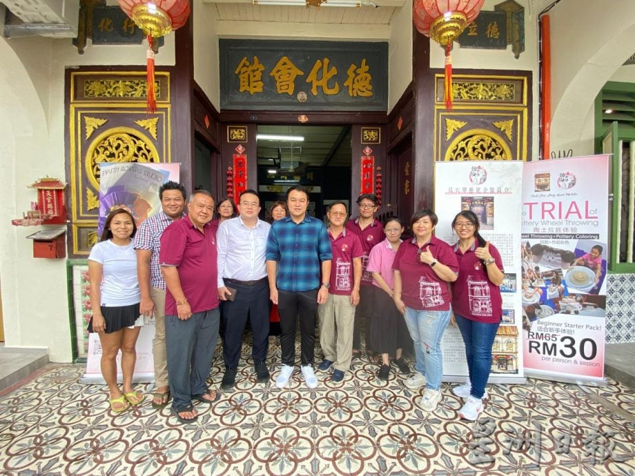 （古城第六版主文）马六甲德化会馆陶瓷展厅开放日吸引海内外人士参观