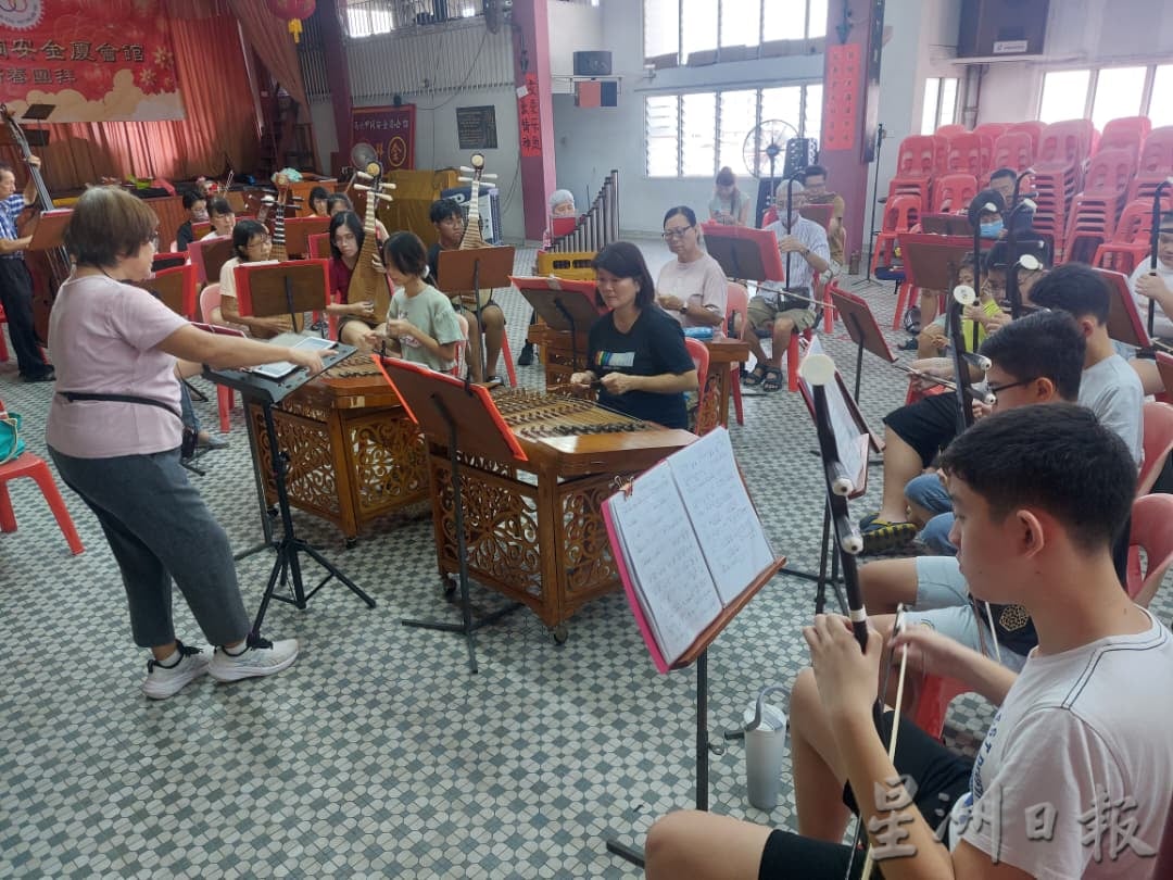 (古城第四版主文)同安金厦华乐队小乐手散发光芒