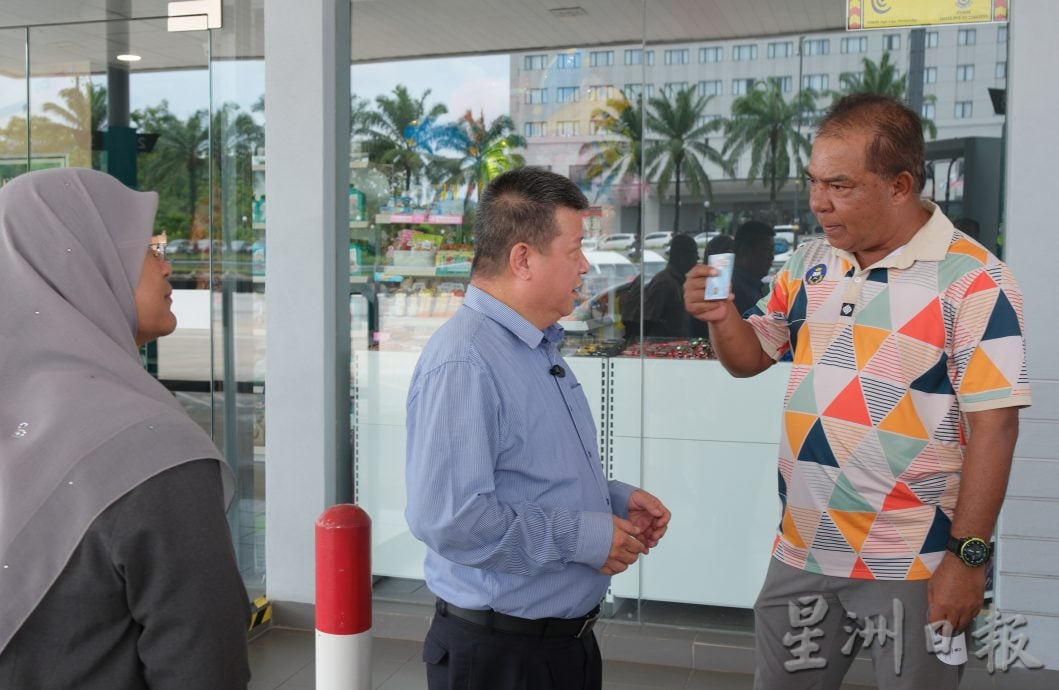 东：（已签发）东:（已签发）BUDI95全面开跑，跟随彭亨消费人事务与人力资源委员会委员会主席沈春祥跑油站。