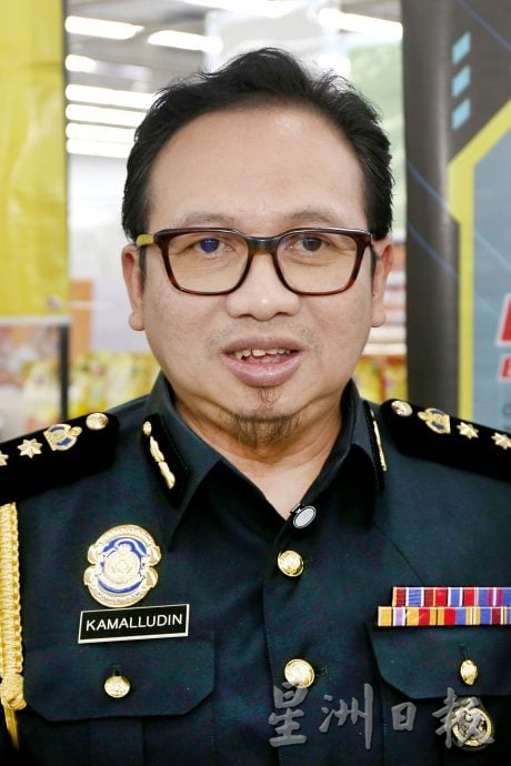 BUDI 95全面落实 油站现车龙 职员耐心教