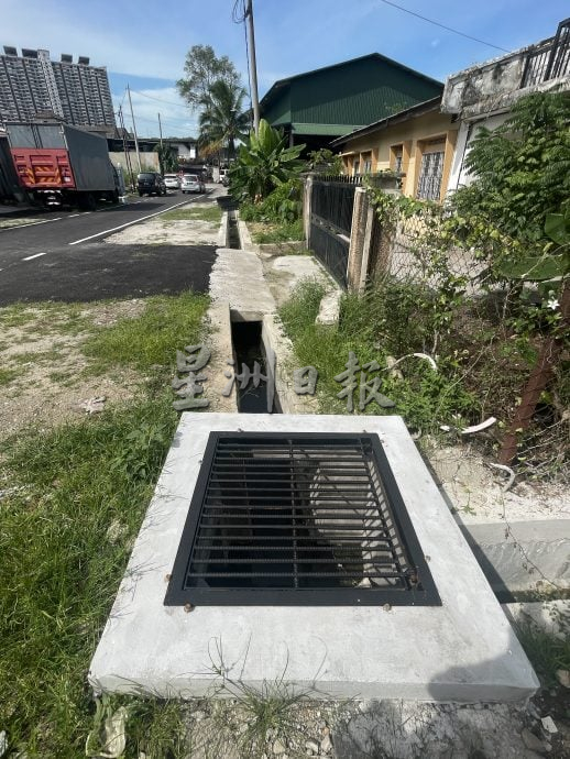 大都会/潘佩玲巡视沟渠提升工程