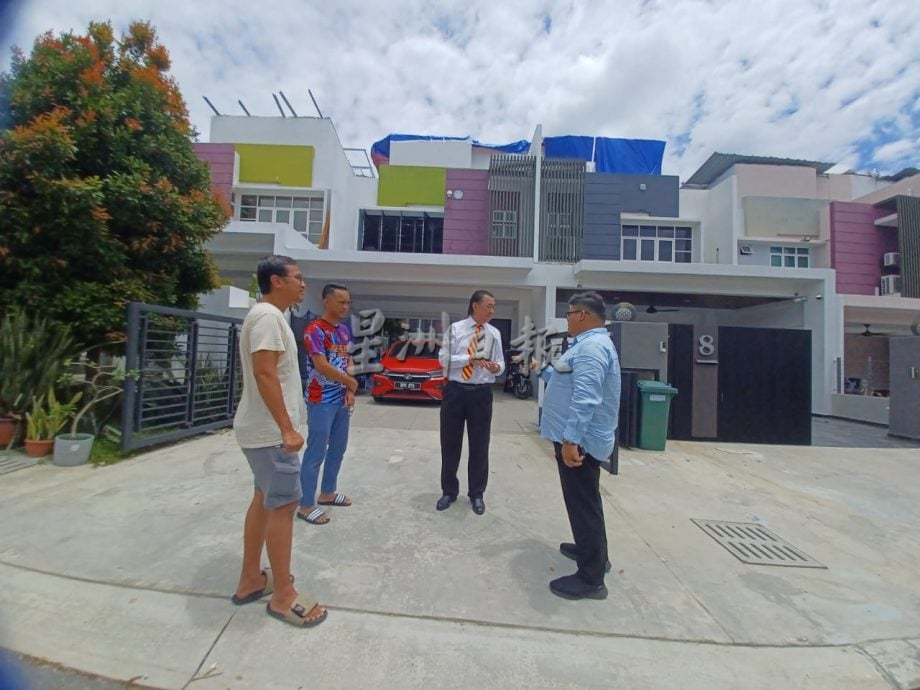 大都会/加影Semanja Park Terrace“开天窗“屋子抢修工程进行