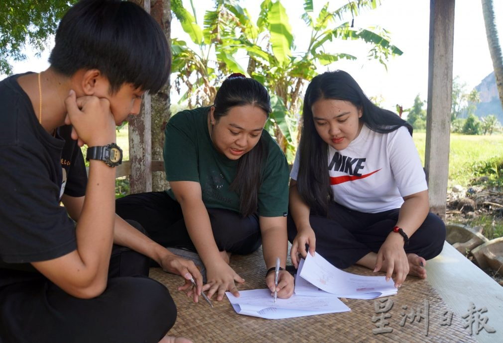 (全国版)建议暖势力:三姐弟不因父母离异影响学习,心疼母兼职养家激发上进心考进大学