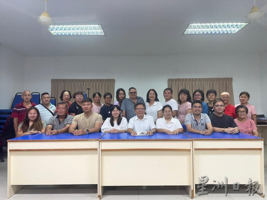 东:直凉行动党与文德里村委会3日庆中秋欢迎参与