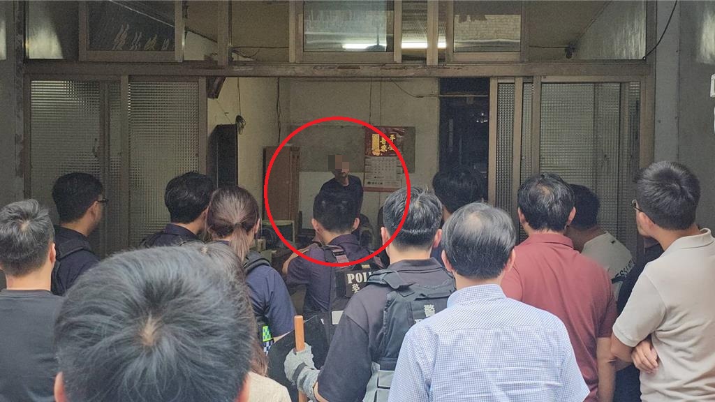 10年前曾随机袭警伤4人 男子出狱再随机砍伤3人 