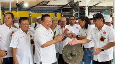 代表和谐党上阵甘拜园 艾温冀完成未竟使命