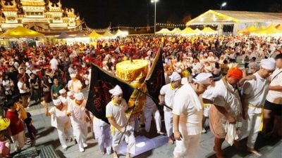 内附视频 | 黄旗飘扬人潮涌动迎圣驾 庇朥西天宫九皇宝诞十天庆典热闹登场
