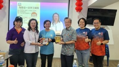陈开丽促年轻一代 学海南话延续祖辈情