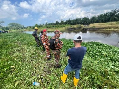 鳄鱼突袭拖走园工 . 现场目击者来不及救人