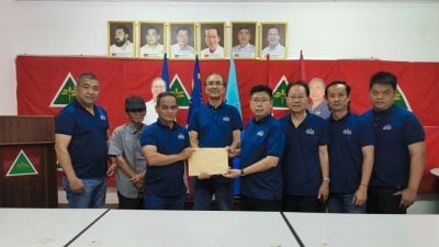 下南南团结党大出走 39支部转投民政
