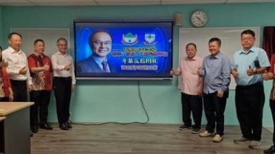 雷远生：激发学生创造力 哥隆邦启华STEM室 启用